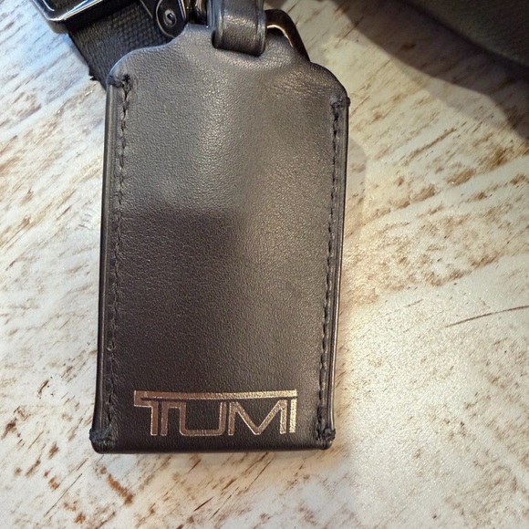 Tumi Black Leather Men's Messenger Bag - Picture 7 of 10